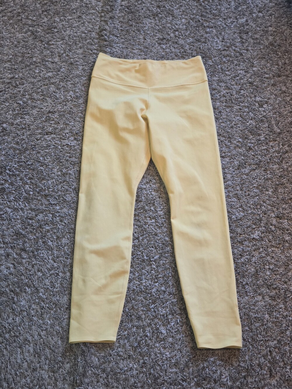 Nike Butter Yellow Dri-fit Cropped Leggings - Womens Medium